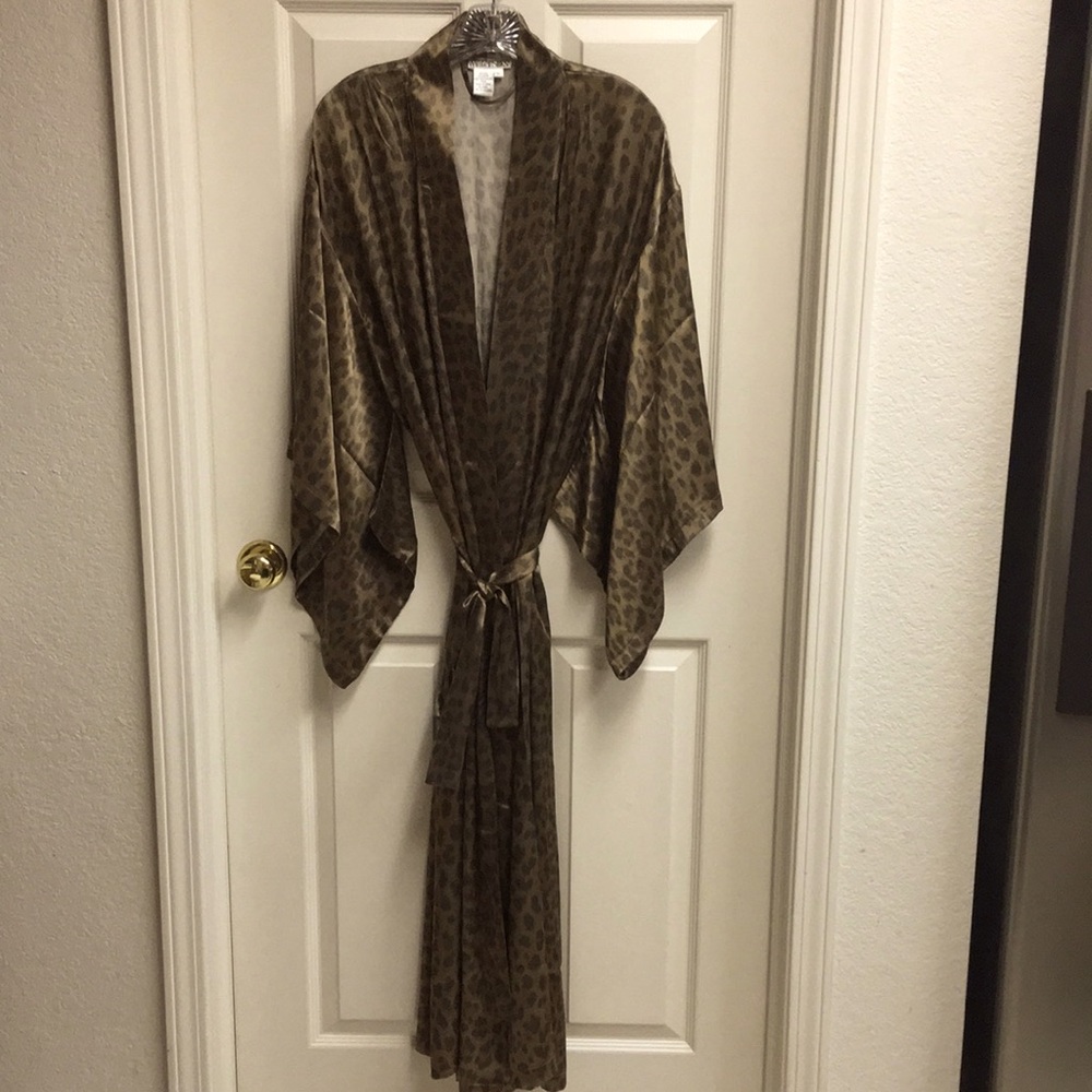 NWOT SILK Long Leopard Print Kimono Robe - Picture 3 of 11